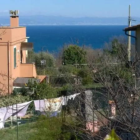 Quieta Casetta In Una Liguria Insolita *